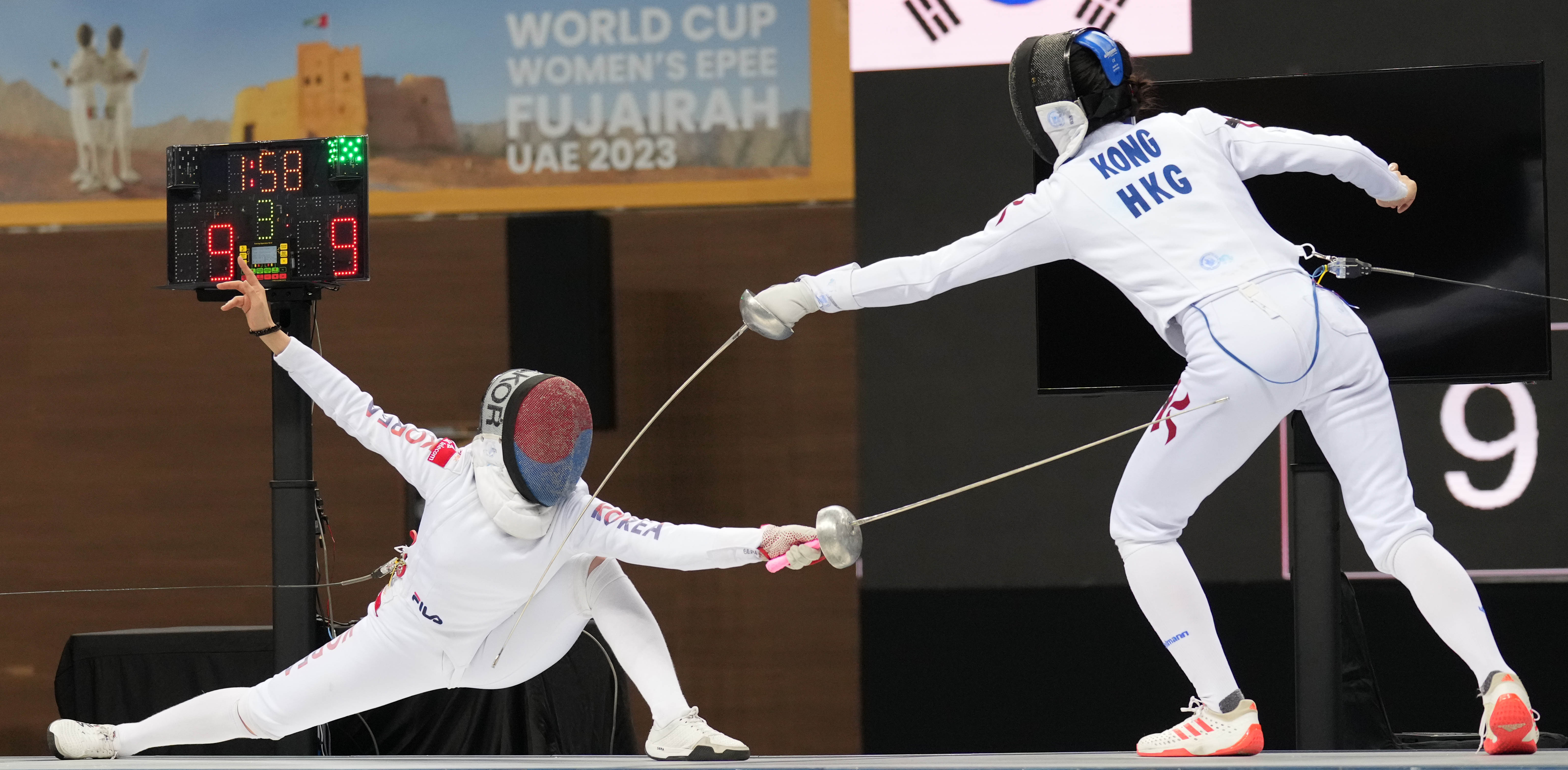 Fencing World Cup Fujairah: South Korea's Sera Song strikes back at Hong  Kong's Vivian Kong with sudden-death épée win